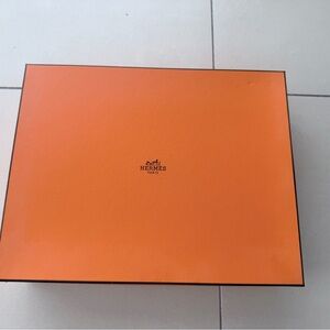 Hermès Orange Box with tissue paper and ribbon size 13 x 10 x 3.5 in